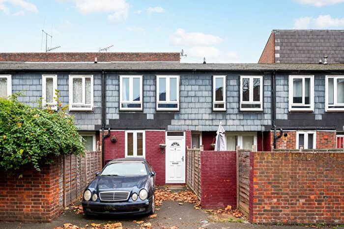 2 Bedroom Terraced House For Sale In Langdale Close, Elephant And Castle, London, SE17