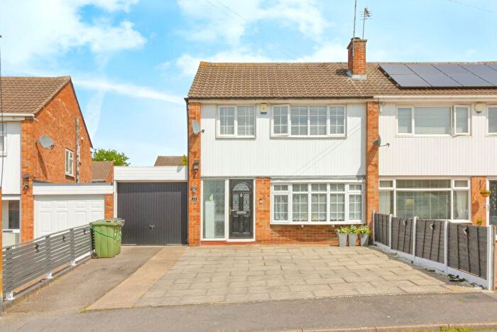 3 Bedroom Semi-Detached House For Sale In Grass Acres, Leicester, LE3