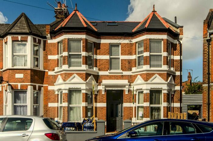 2 Bedroom Flat To Rent In Sandringham Road, Willesden, London, NW2