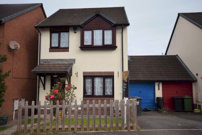 3 Bedroom Detached House To Rent In Hughes Avenue, Barnstaple, Devon, EX32