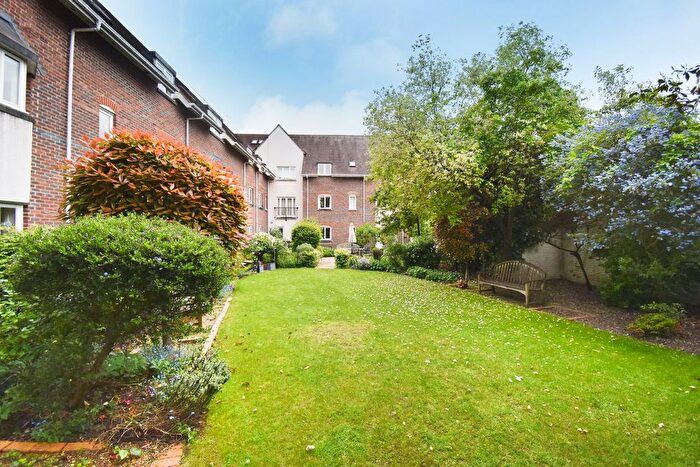 2 Bedroom Property For Sale In Bridge Street, Walton-On-Thames, KT12