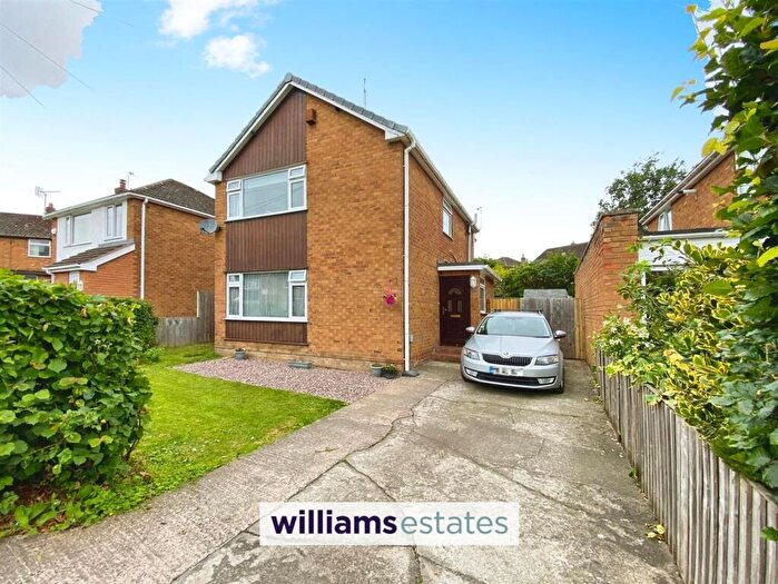 3 Bedroom House For Sale In Hafod Park, Mold, CH7