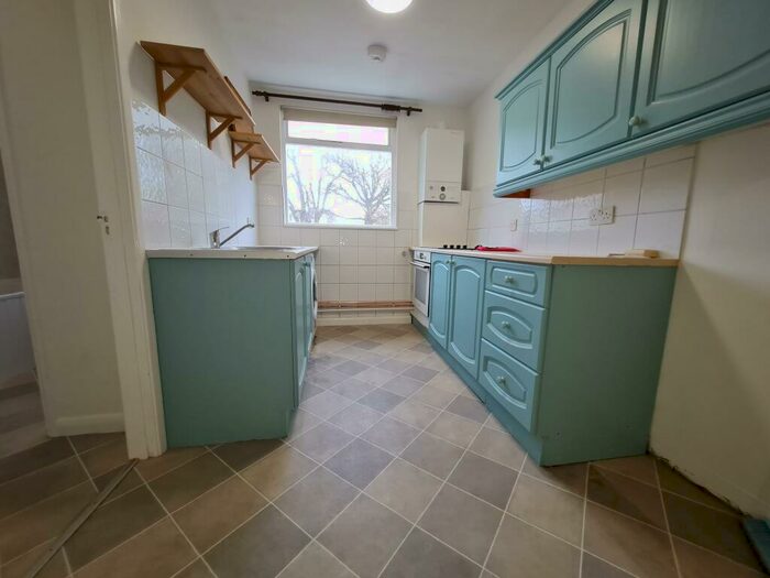 2 Bedroom Maisonette To Rent In Southover Street, Brighton, BN2