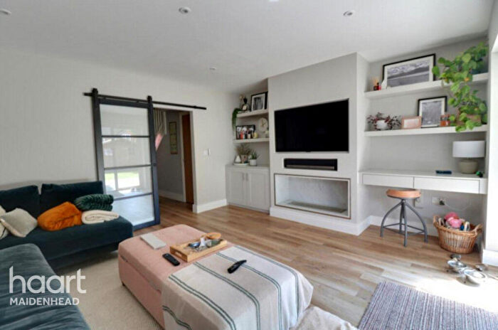 5 Bedroom Detached House To Rent In The Courtyard, Maidenhead, SL6