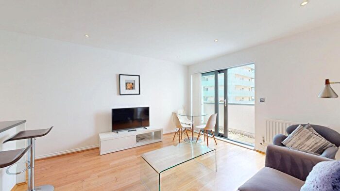 1 Bedroom Flat To Rent In Oval Road, London, NW1