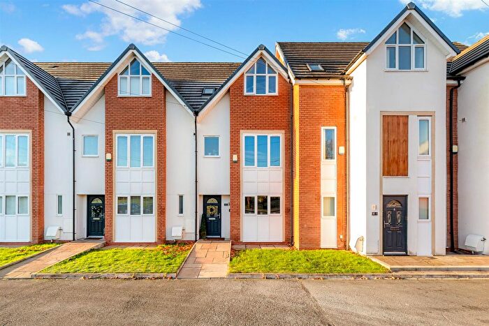 4 Bedroom Town House For Sale In Lark Hill Court, St. Helens, WA9