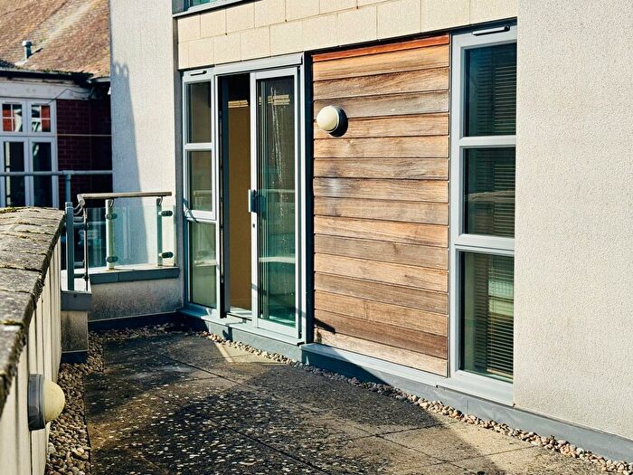 1 Bedroom Flat To Rent In Corporation Street, Taunton, TA1