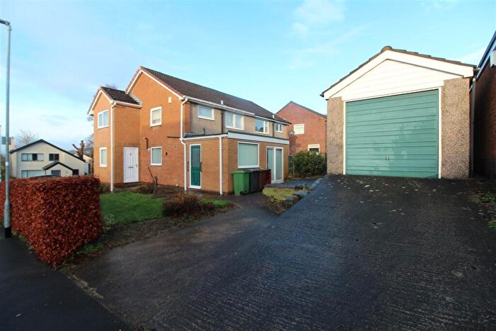 3 Bedroom Semi-Detached House To Rent In Hall Park Garth, LS18