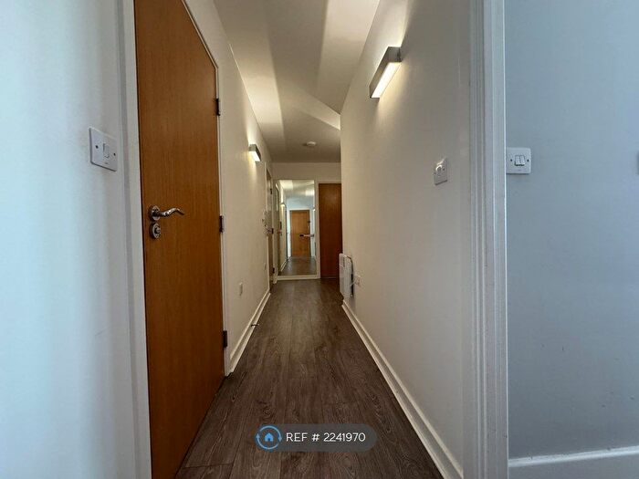 2 Bedroom Flat To Rent In Becket House, Brentwood, CM14
