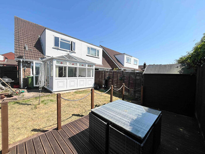 4 Bedroom Semi-Detached House To Rent In Court Road, GL15
