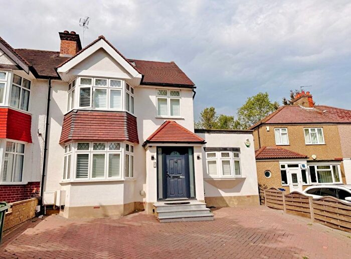 5 Bedroom Semi-Detached House For Sale In Ravenor Park Road, Greenford, UB6