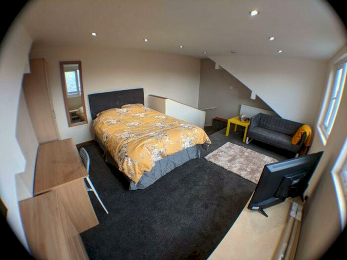 3 Bedroom House To Rent In Kelsall Terrace, Leeds, LS6