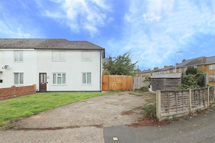 1 Bedroom Maisonette For Sale In West Avenue, Hayes, UB3