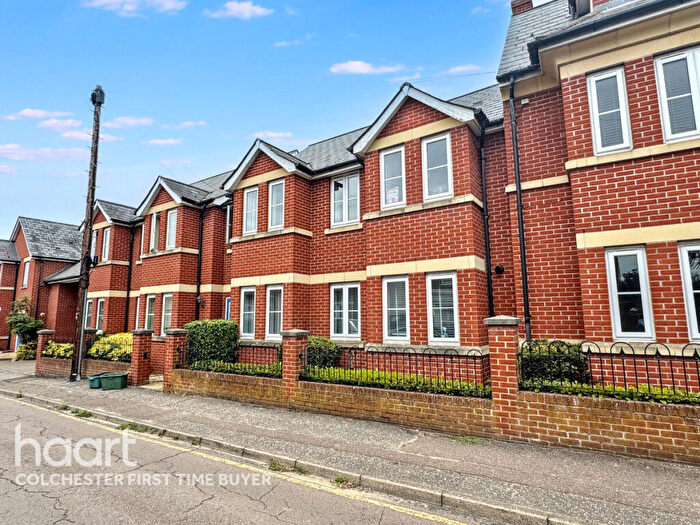 2 Bedroom Apartment For Sale In Meyrick Crescent, Colchester, CO2