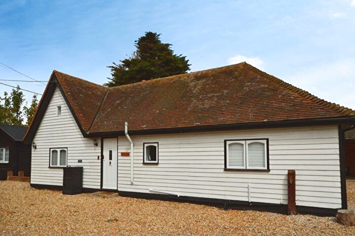 2 Bedroom Bungalow To Rent In Fenn Street, St. Mary Hoo, Rochester, Kent, ME3
