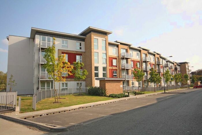 1 Bedroom Flat To Rent In Langhorn Drive, Twickenham, TW2