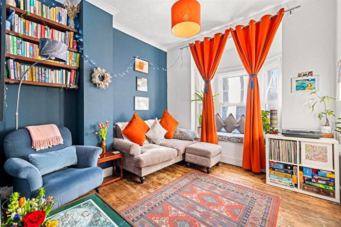 2 Bedroom Maisonette To Rent In Livingstone Road, Hove, BN3