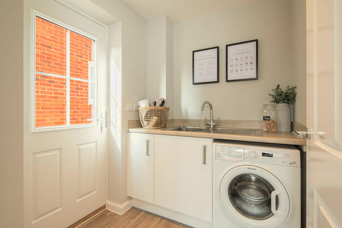 4 Bedroom Detached House For Sale In Great Oldbury Drive, Stonehouse, GL10
