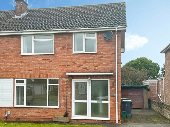 3 Bedroom Semi Detached House To Rent In Clopton Road, Stratford-upon-Avon, CV37