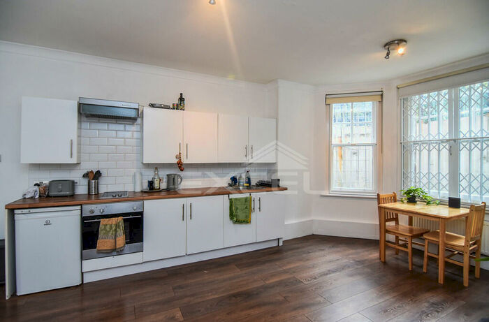Apartment To Rent In Lambolle Road, Belsize Park, London, NW3