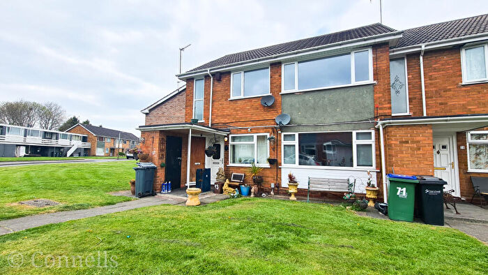 2 Bedroom Maisonette To Rent In Tudor Court, Tipton, DY4