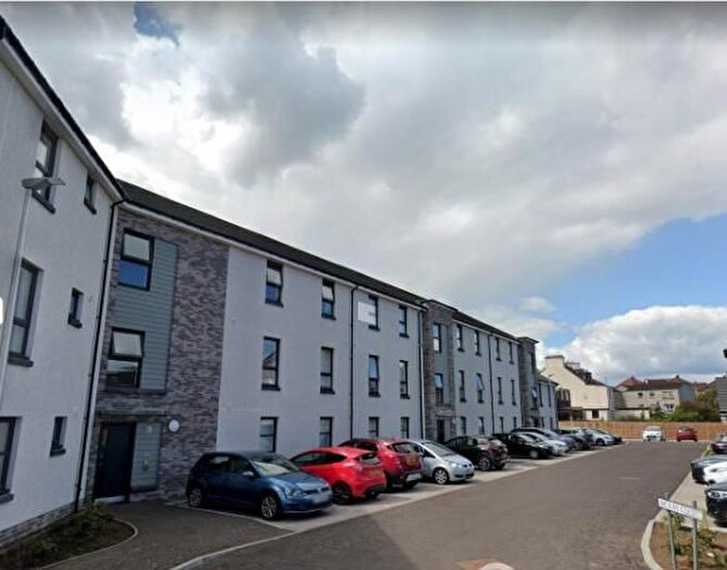 2 Bedroom Flat To Rent In Mckay Court, Leven, KY8