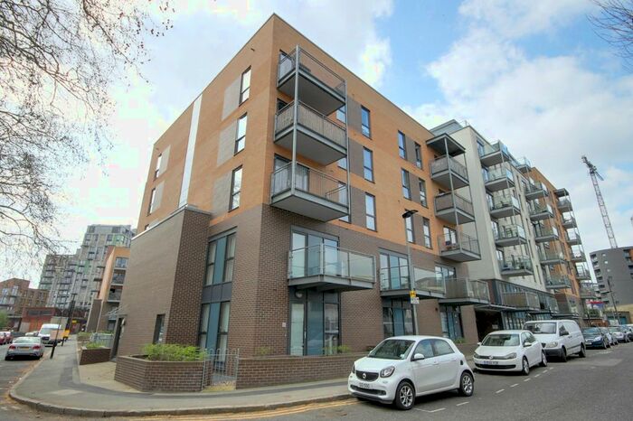 2 Bedroom Flat To Rent In Turner Street, London, E16