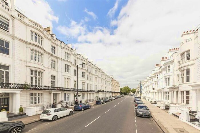 2 Bedroom Flat To Rent In Gloucester Terrace, London, W2