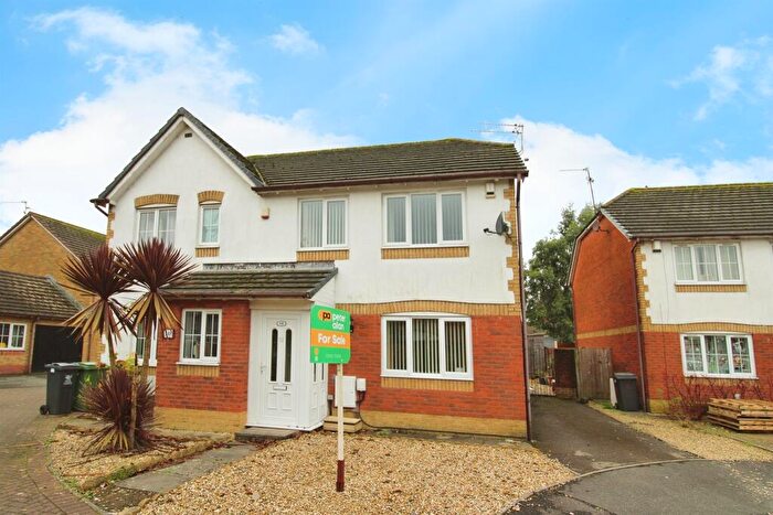 3 Bedroom Semi-Detached House For Sale In Moor King Close, St. Mellons, Cardiff, CF3