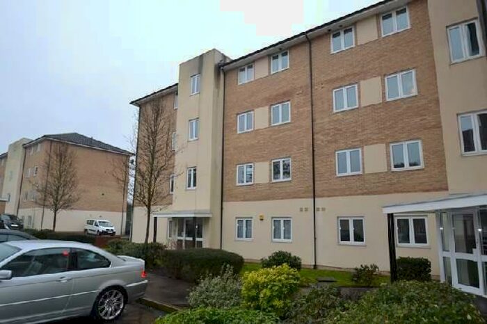 2 Bedroom Flat To Rent In Waterfall Close, Hoddesdon, EN11
