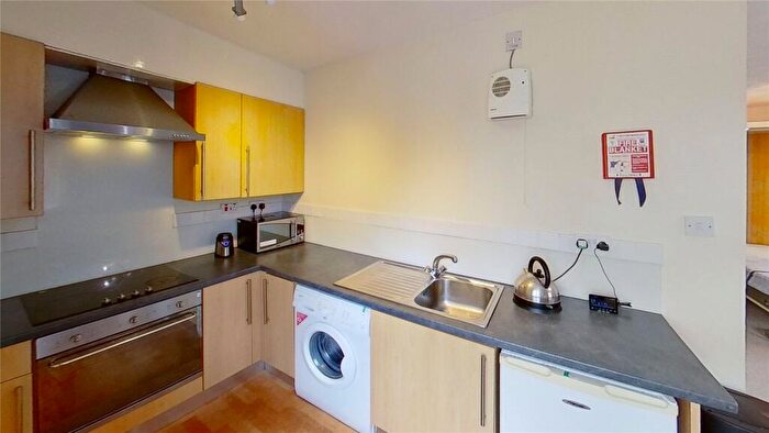 1 Bedroom Flat To Rent In Lochrin Place, Edinburgh, EH3