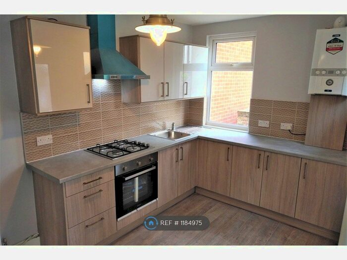 2 Bedroom Flat To Rent In Hertford Road, London N9