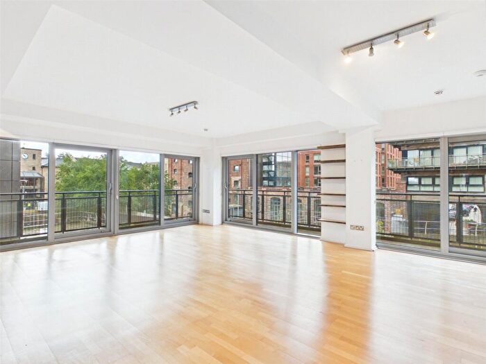 3 Bedroom Apartment To Rent In Breadalbane Street, Edinburgh, Midlothian, EH6