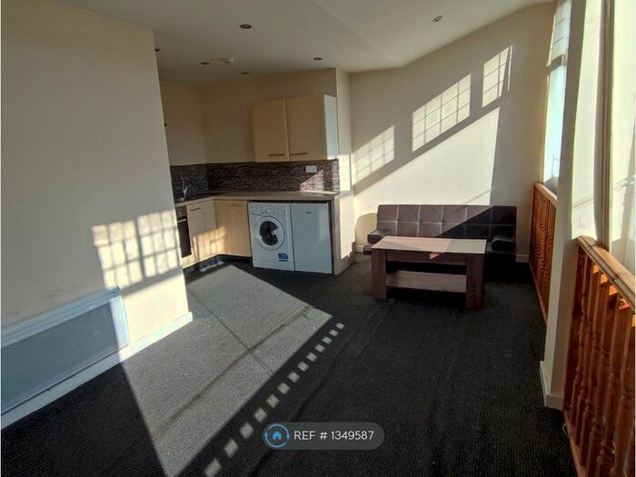 1 Bedroom Flat To Rent In Rawson Place, Bradford, BD1