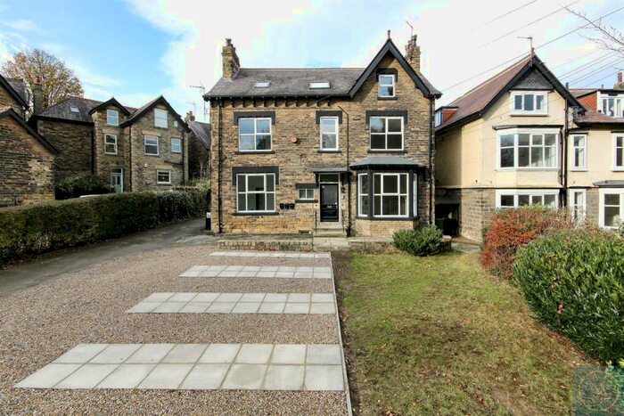 2 Bedroom Apartment To Rent In Park View Crescent, Roundhay, Leeds, LS8