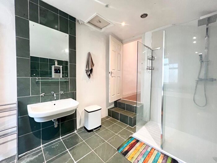 1 Bedroom Semi-Detached House To Rent In Queens Road, Beeston, NG9