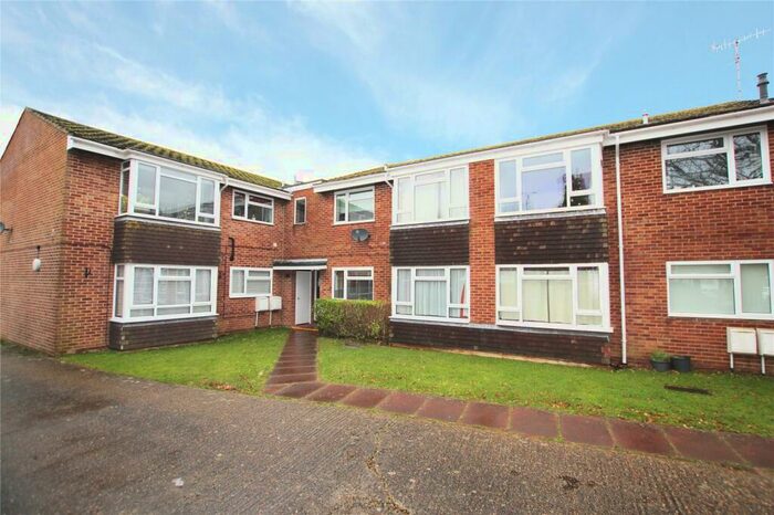 1 Bedroom Flat To Rent In Castle Court, Castle Road, Worthing, West Sussex, BN13