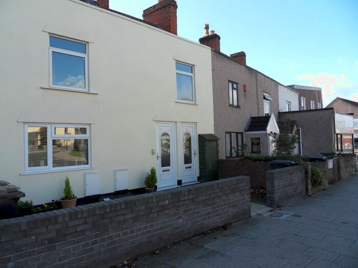 2 Bedroom Flat To Rent In High Street, Hanham, BS15