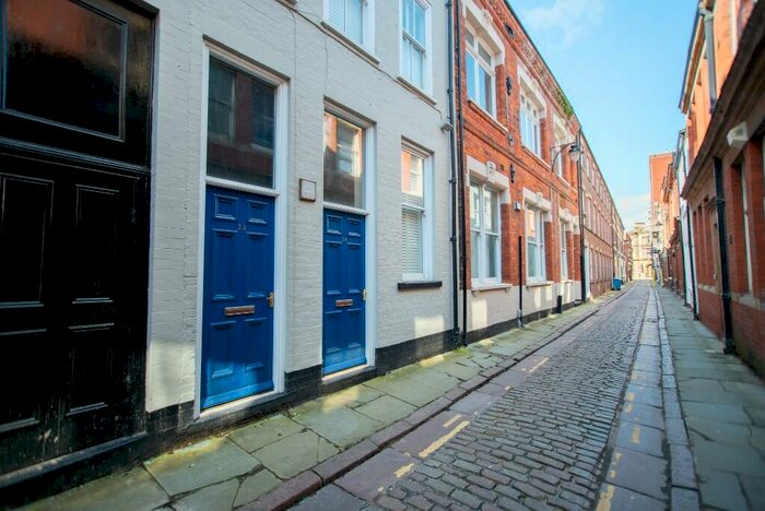 1 Bedroom Ground Flat To Rent In Bishop Lane, Hull, East Riding Of Yorkshire, HU1