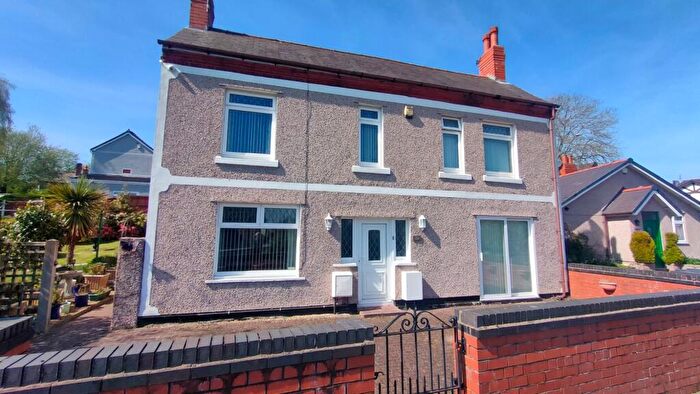 4 Bedroom Detached House For Sale In Fennant Road, Ponciau, Wrexham, LL14