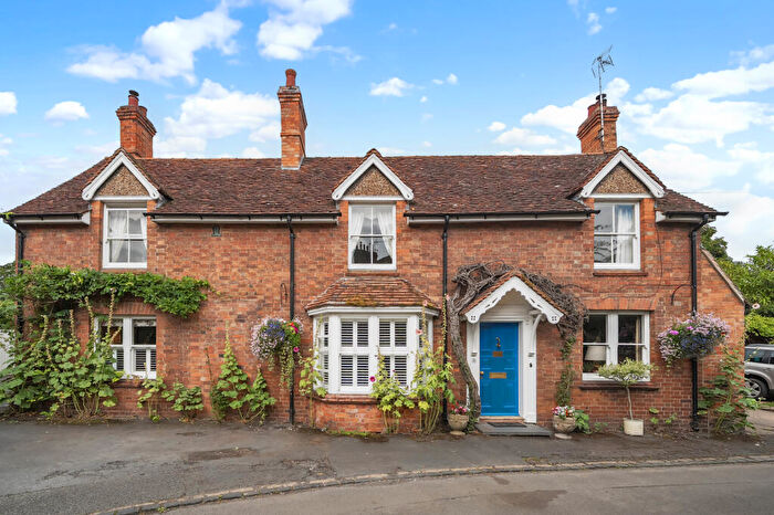 4 Bedroom Detached House For Sale In Chestnut Square, Wellesbourne, CV35