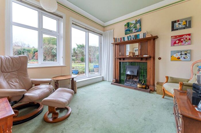 5 Bedroom Detached House For Sale In Chalgrove Road, Sutton, SM2