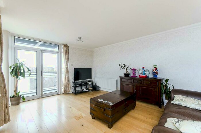 2 Bedroom Flat To Rent In Dunbar Wharf, Limehouse, London, E14