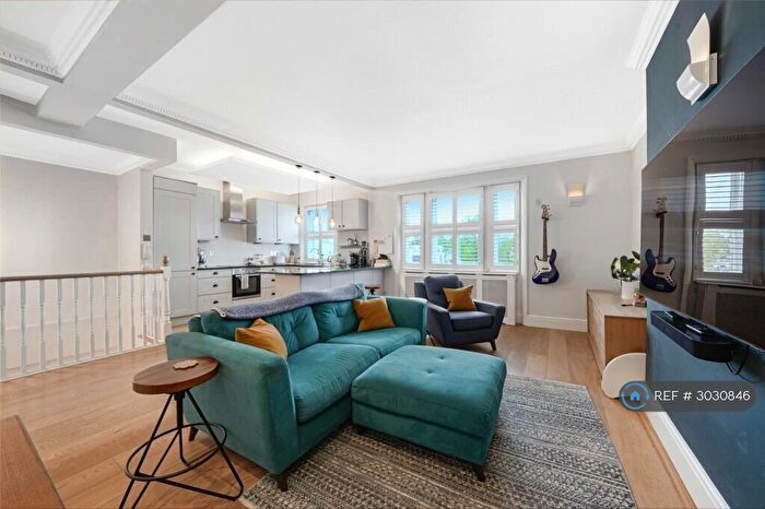 3 Bedroom Flat To Rent In King Henrys Road, London, NW3