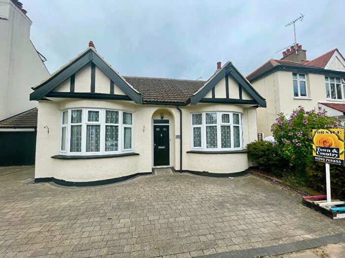 3 Bedroom Bungalow For Sale In Leigh-On-Sea, Essex, SS9