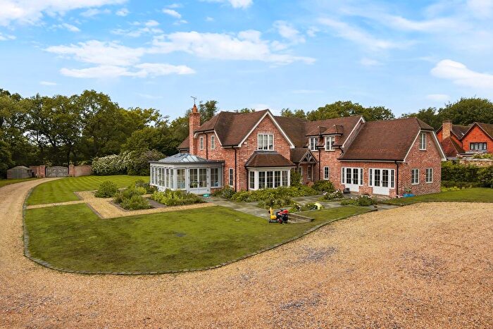 4 Bedroom Detached House To Rent In Gracious Pond Road, Chobham, GU24