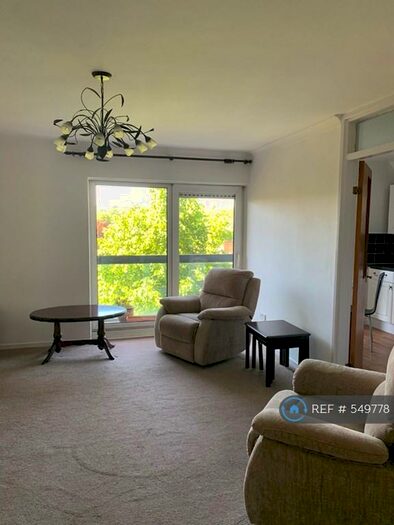 2 Bedroom Flat To Rent In Manor Court, Bristol, BS16