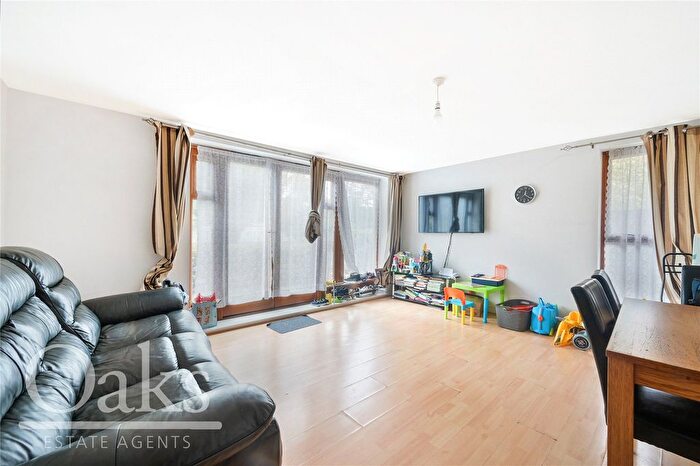 2 Bedroom Flat For Sale In Harry Close, Croydon, CR0
