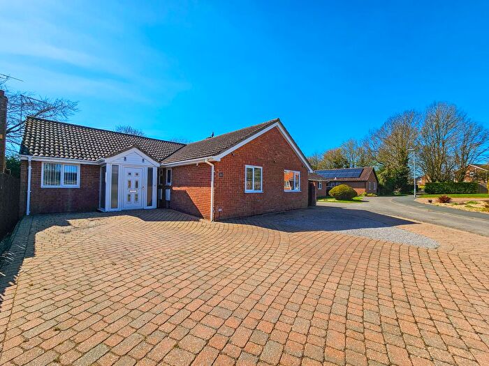 3 Bedroom Detached Bungalow For Sale In Sudeley Grove, Hardwick, CB23