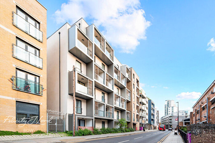 2 Bedroom Apartment For Sale In Bow Common Lane, London, E3